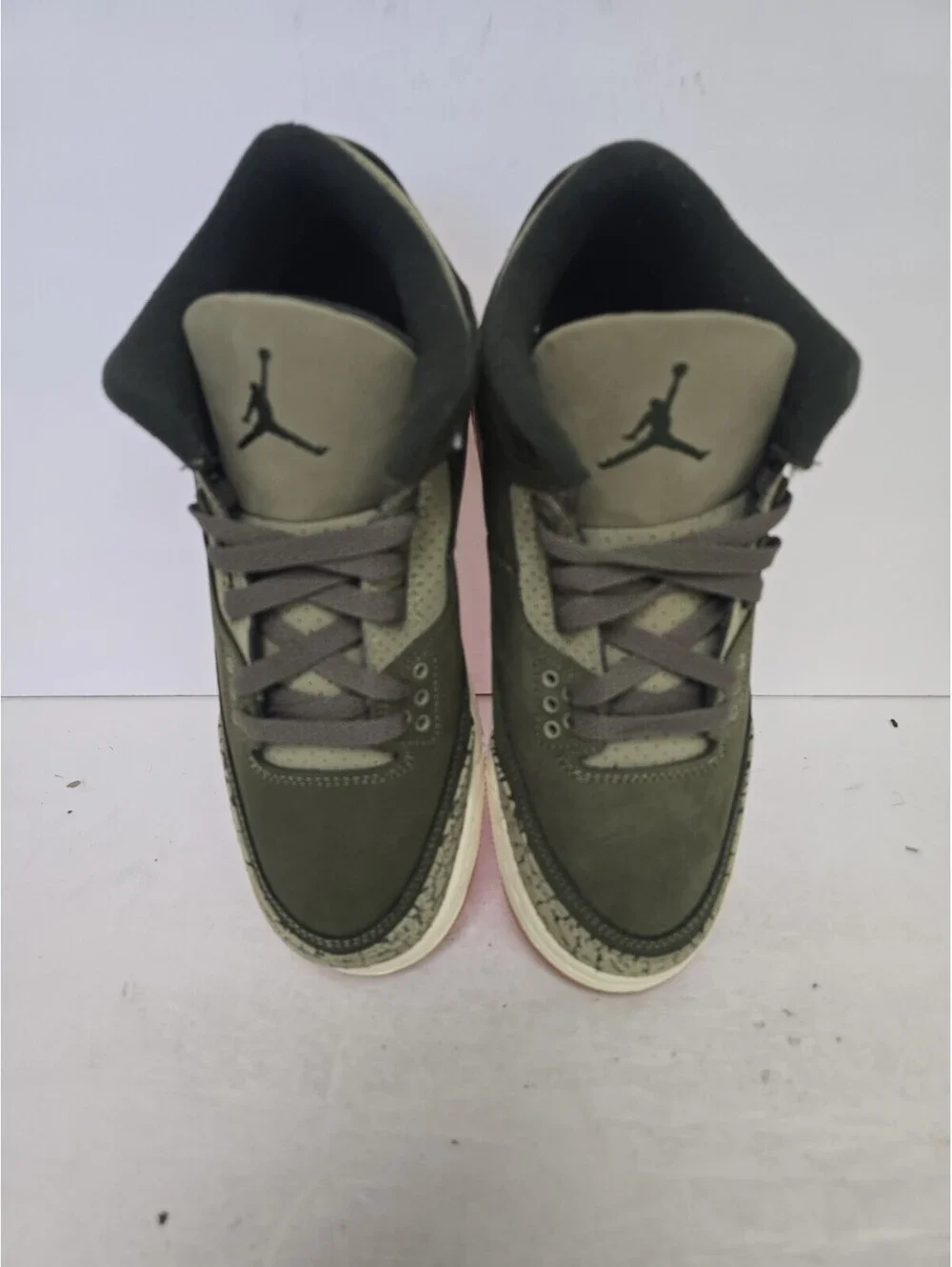 Nike DM0967-202 Air Jordan 3 Retro GS Family Affair Olive Size 5Y